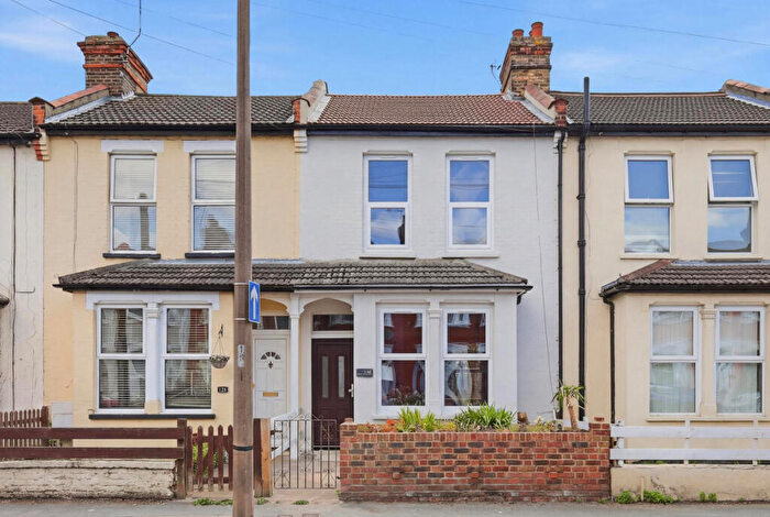 2 Bedroom Terraced House For Sale In Central Avenue, Southend-on-sea, SS2