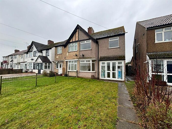 3 Bedroom Semi Detached House To Rent In Hatch Lane, Harmondsworth, West Drayton, UB7