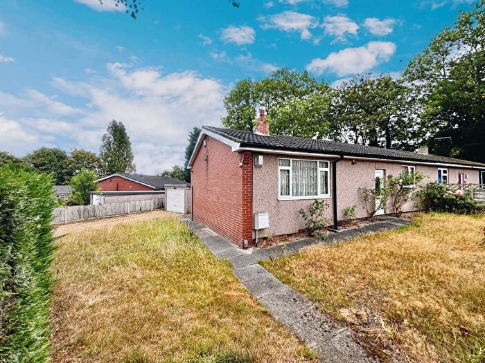 3 Bedroom Bungalow For Sale In Gloucester Grove, Wakefield, West Yorkshire, WF2