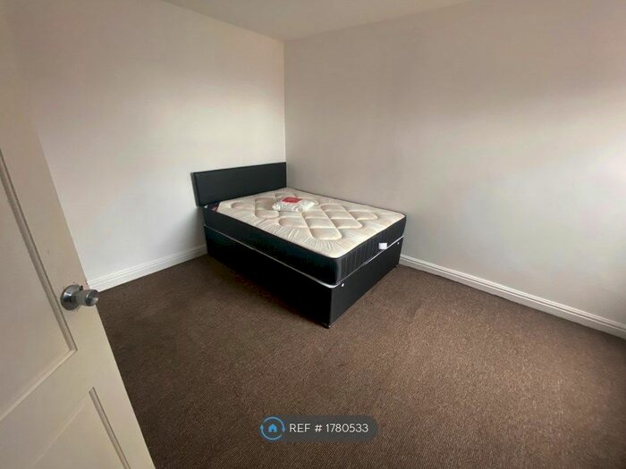 3 Bedroom Flat To Rent In Erdington, Birmingham, B23