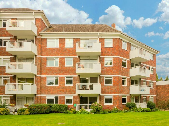 2 Bedroom Flat To Rent In Courtlands, Sheen Road, Richmond TW10