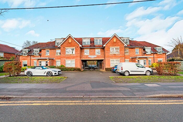 2 Bedroom Flat For Sale In Fernbank Road, Ascot, SL5