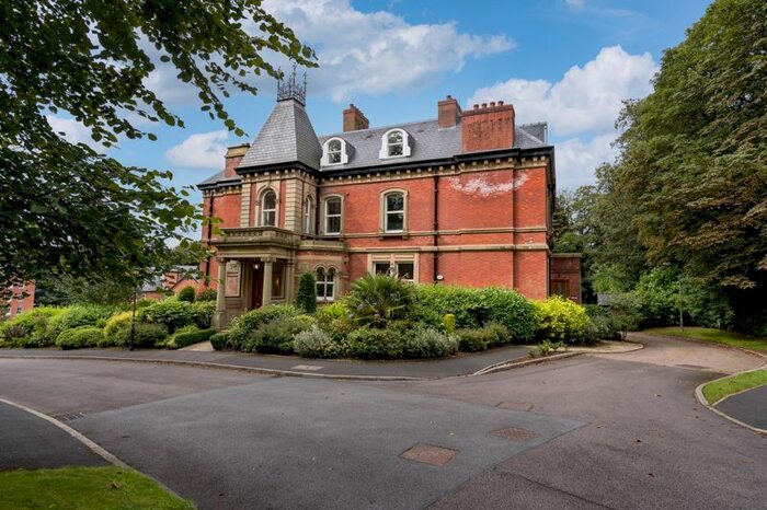 2 Bedroom Flat To Rent In Clevelands Drive, Heaton, Bolton, Lancashire., BL1