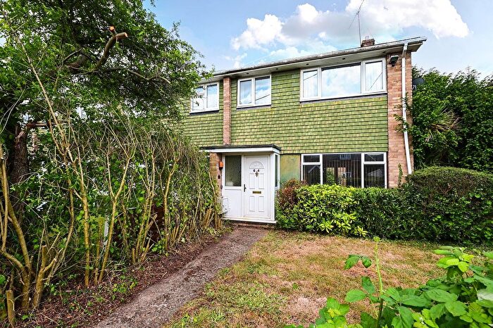 3 Bedroom End Of Terrace House For Sale In Frogmore Road, Blackwater, Camberley, GU17