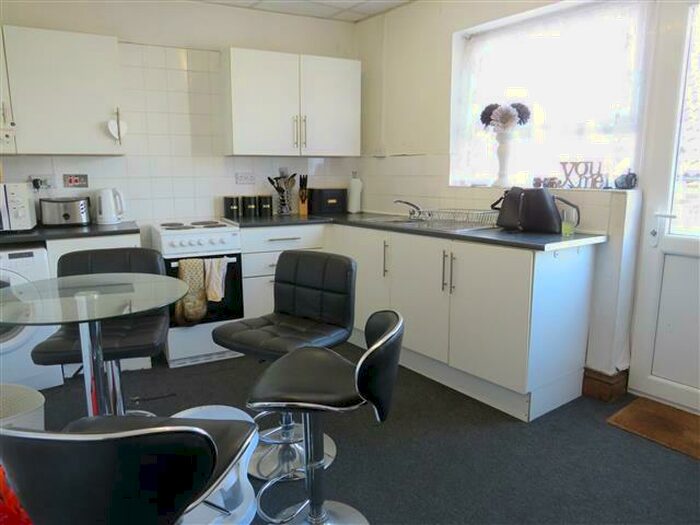 3 Bedroom Flat To Rent In High Street, Lowestoft, NR32