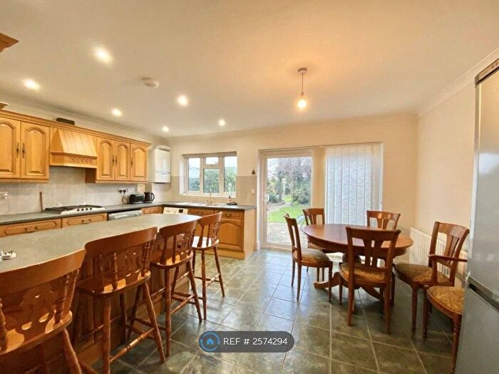 3 Bedroom Terraced House To Rent In Waltham Avenue, Hayes, UB3