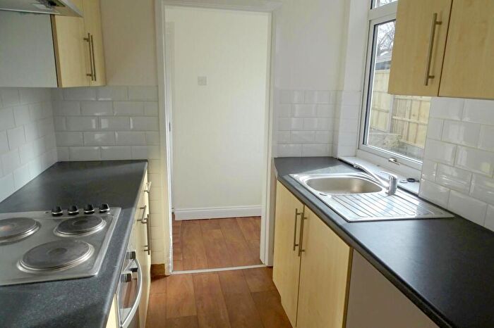 3 Bedroom End Of Terrace House To Rent In Clumber Street, Warsop, NG20