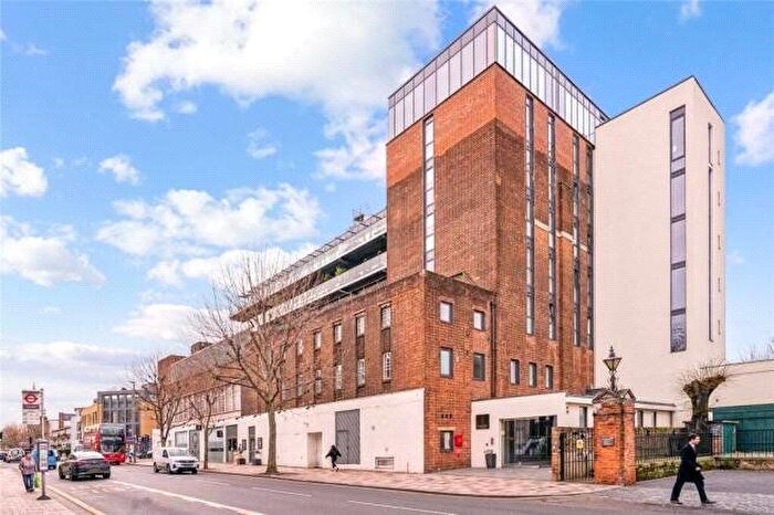 1 Bedroom Flat To Rent In St. John's Hill, London, SW11