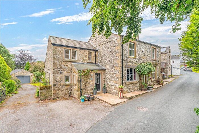 4 Bedroom Detached House For Sale In Austwick, Lancaster, LA2