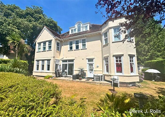 2 Bedroom Apartment For Sale In St. Augustins Road, Bournemouth, Dorset, BH2