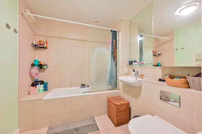 2 Bedroom Flat For Sale In Empire Way, Wembley Park, Wembley, HA9