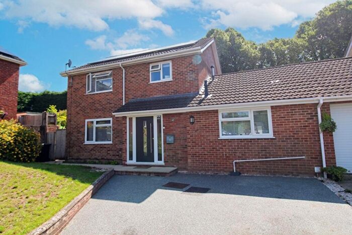3 Bedroom Link Detached House For Sale In Christie Miller Road, Salisbury, SP2