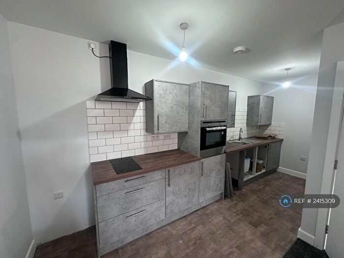 1 Bedroom Flat To Rent In Heaton Street, Blackburn, BB2