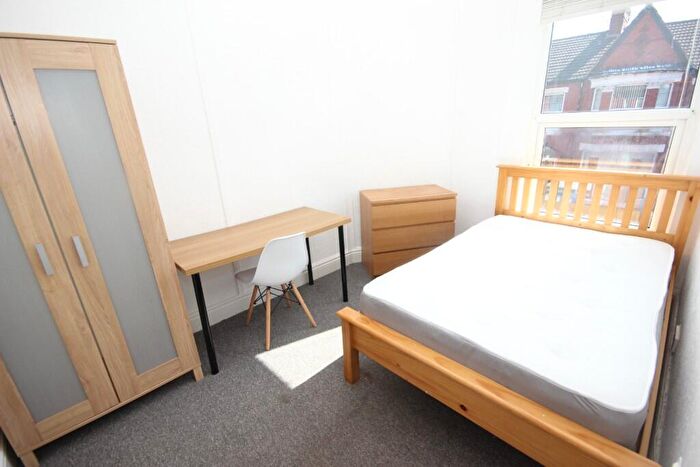 7 Bedroom Terraced House To Rent In Langdale Road, Liverpool, Merseyside, L15