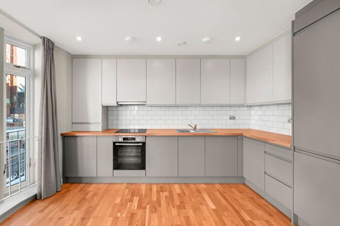 2 Bedroom Flat To Rent In Crown Street, Acton, W3