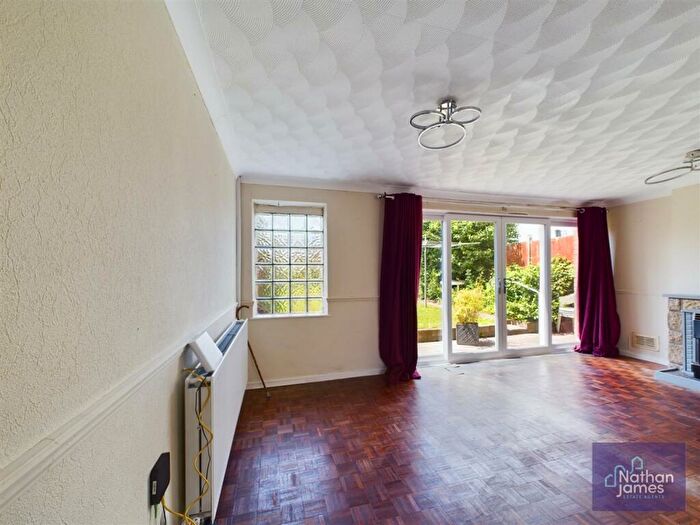 3 Bedroom Detached House For Sale In Longfellow Rd, Caldicot, NP26