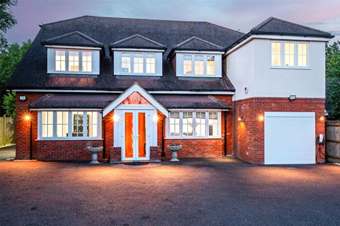 5 Bedroom Detached House For Sale In Reading Road, Finchampstead, Wokingham, Berkshire, RG40