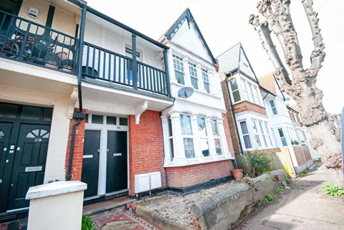 2 Bedroom Flat To Rent In Leighton Avenue, Leigh-On-Sea, SS9