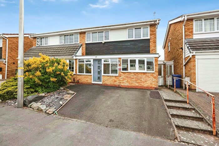 3 Bedroom Semi-Detached House For Sale In Forth Way, Halesowen, B62