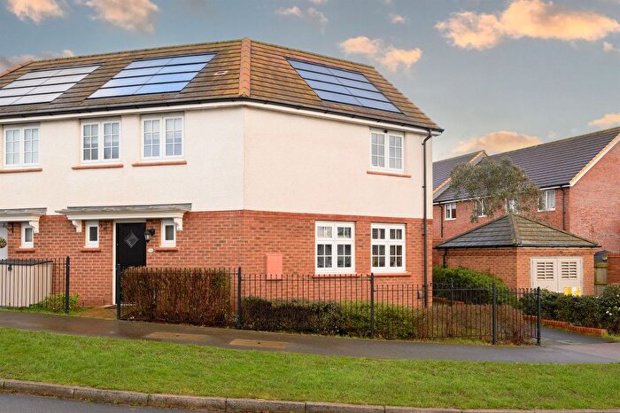 3 Bedroom Semi-Detached House For Sale In Manor Road, Barton Seagrave, Kettering, NN15