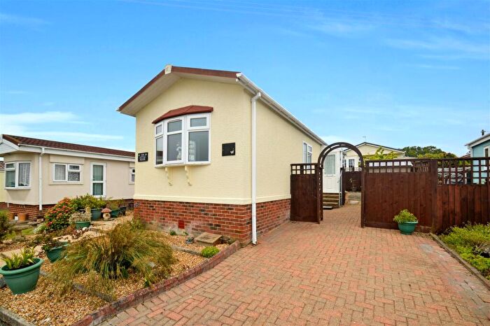 2 Bedroom Detached Bungalow For Sale In Folly Lane, Whippingham, PO32