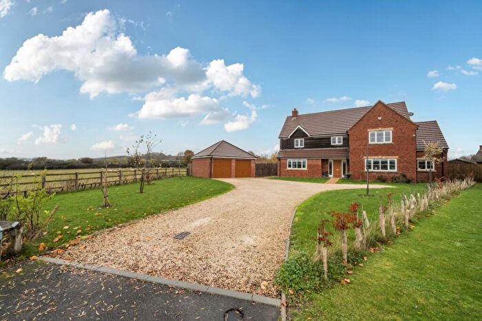 5 Bedroom Detached House To Rent In Lime Grove Norton, GL2