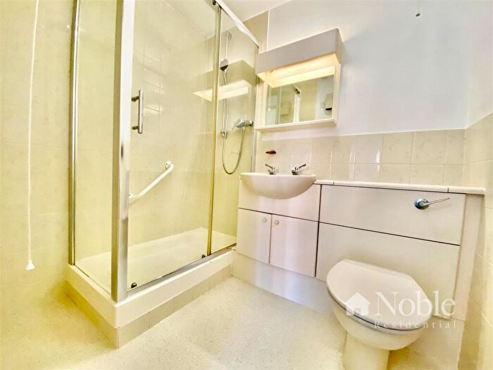 1 Bedroom Retirement Property To Rent In Queenswood House, Eastfield Road, Brentwood, CM14