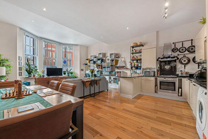 2 Bedroom Flat For Sale In Constable Mews, Bromley, BR1