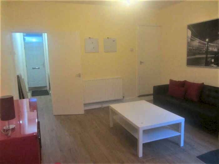 5 Bedroom Semi-Detached House To Rent In Bournbrook Road, Selly Oak, Birmingham, B29