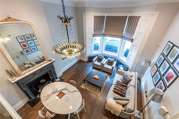 2 Bedroom Flat For Sale In De Vere Gardens, London, W8