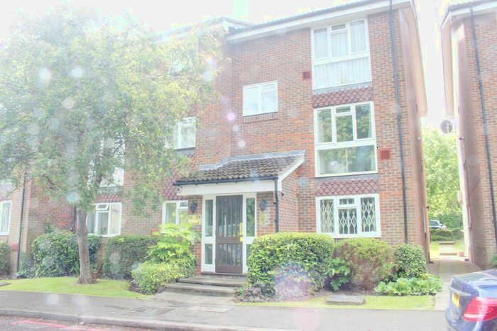 1 Bedroom Flat To Rent In Fleetwood Close, Croydon, CR0