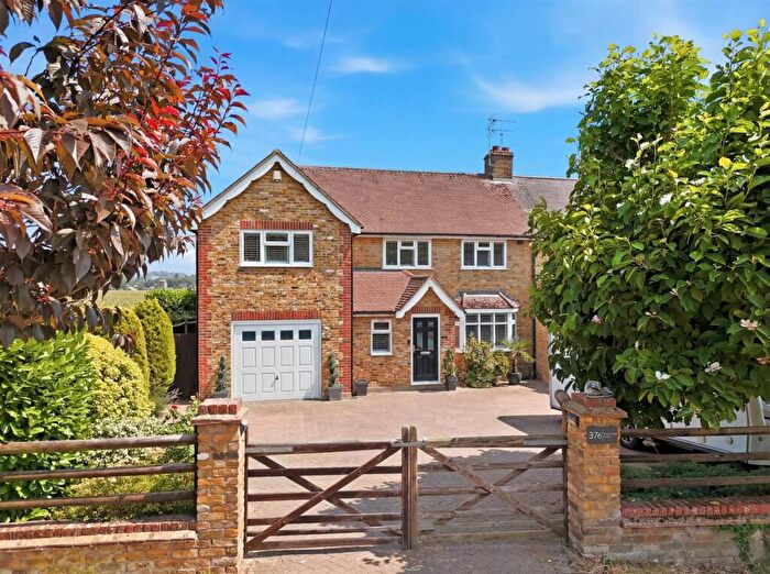 4 Bedroom Semi-Detached House For Sale In Ware Road - Hailey -, SG13