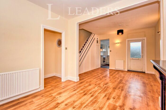 3 Bedroom Semi-Detached House To Rent In Fairfax Drive, Westcliff-On-Sea SS0