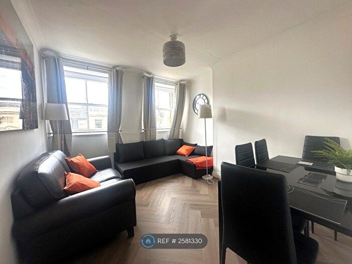 2 Bedroom Flat To Rent In Oriental Place, Brighton, BN1
