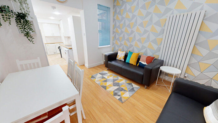 5 Bedroom House To Rent In Dale Road, Selly Oak, B29