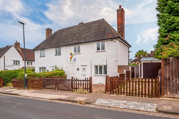 3 Bedroom Semi Detached House To Rent In Cornwallis Walk, Eltham, SE9