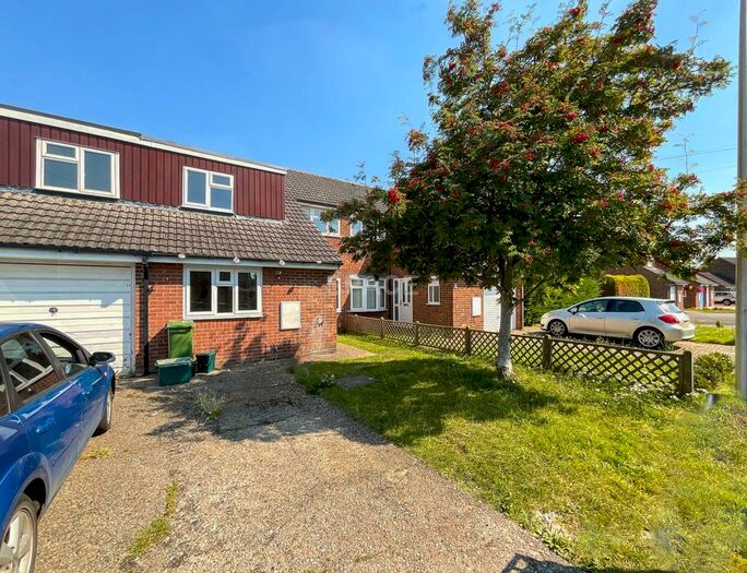 3 Bedroom Terraced House To Rent In Farm Drive, Tilehurst, RG31