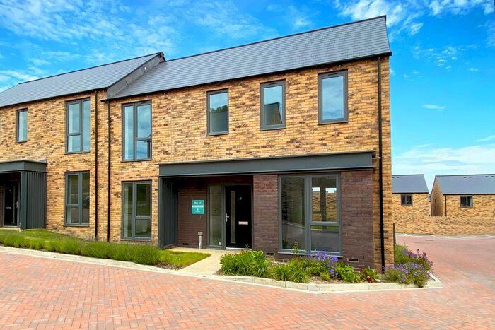 3 Bedroom Semi-Detached House To Rent In Langsett Grove, Harrogate, HG3