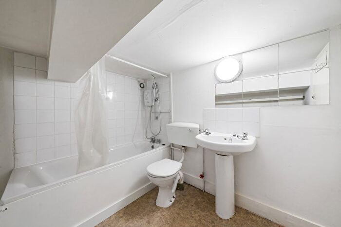 1 Bedroom Flat To Rent In Tudor Road (), South Hackney, London, E9