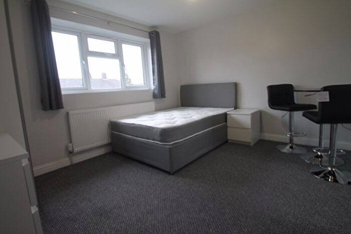 1 Bedroom Flat To Rent In Bryony Close, UB8