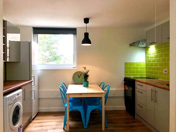3 Bedroom Flat To Rent In Carnarvon Road, London, E15