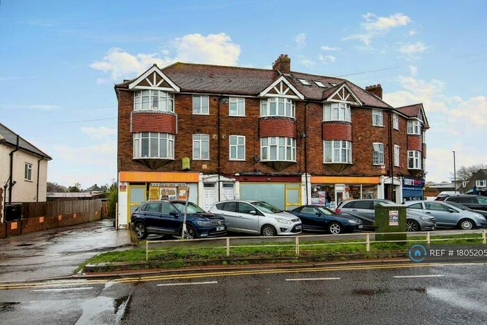 1 Bedroom Flat To Rent In Clay Corner, Chertsey, KT16