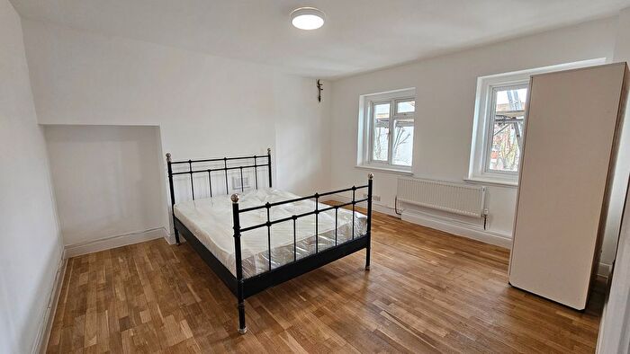 Studio To Rent In Cecil Road, Harlesden, London, NW10