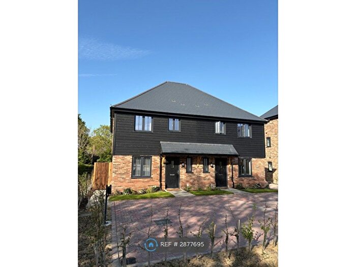 3 Bedroom Semi Detached House To Rent In Woodstock Way, Maidstone, ME16