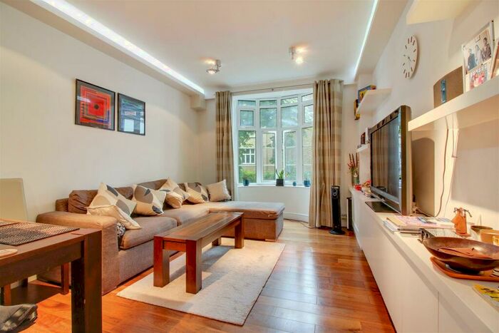 2 Bedroom Flat To Rent In Grove End Road, St Johns Wood, NW8