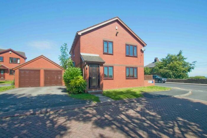 2 Bedroom Flat To Rent In Farnley View, Drighlington, Bradford, BD11