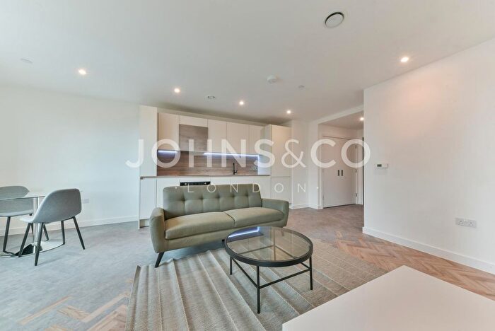 Studio To Rent In Skyline Apartments, Three Waters, London, E3