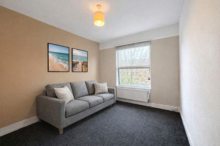 1 Bedroom Flat To Rent In High Road, London, N15