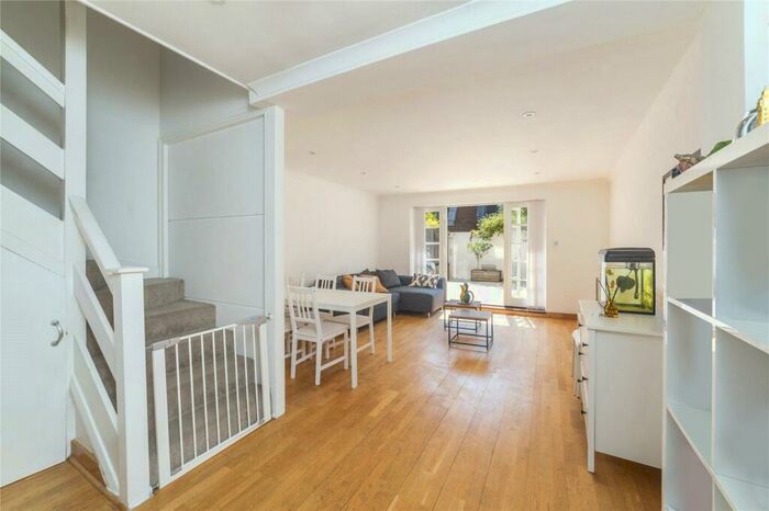 4 Bedroom Terraced House To Rent In Flask Walk, Hampstead, NW3