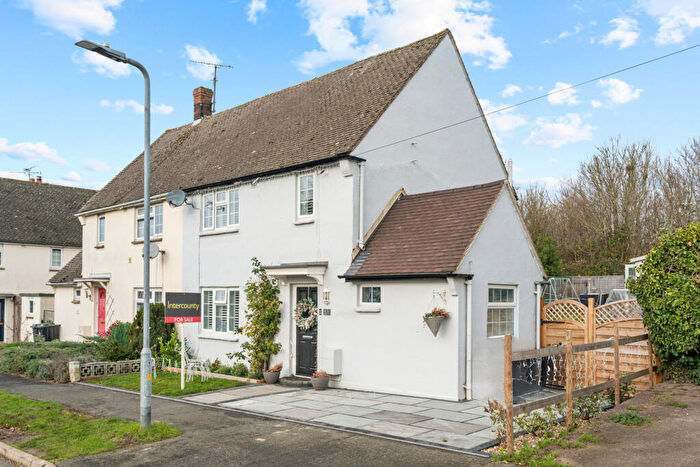 3 Bedroom Semi-Detached House For Sale In Weaverhead Close, Thaxted, Dunmow, Essex, CM6